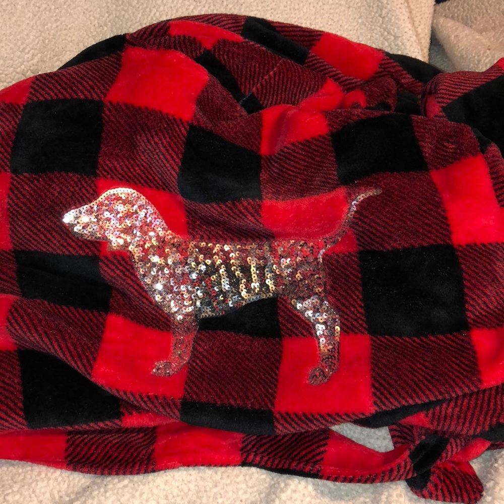 LN PINK VS PLUSH BLING ROBE